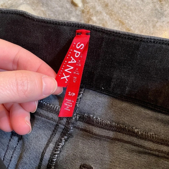 Spanx Vintage Black Distressed Ankle Stretch Skinny Jeans 20213 Small - Picture 2 of 8